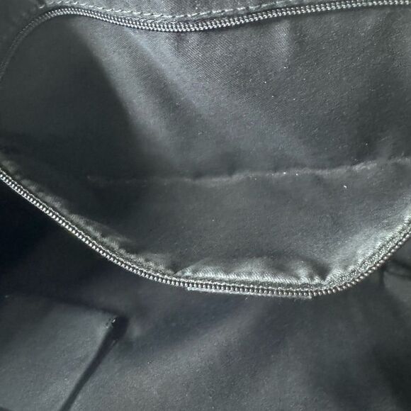 Gucci GG Supreme Abbey Canvas & Leather Shoulder Bag - Picture 13 of 13